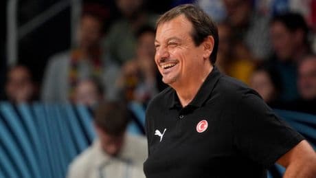 A Milli Basketbol Takımı Başantrenörü Ergin Ataman: "Yunanistan’ı yenip finale çıkmak yetmez, burada şampiyon olacağız"
