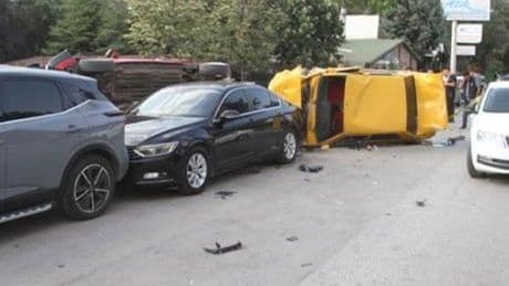 Makas atan ehliyetsiz sürücü ortalığı savaş alanına çevirdi