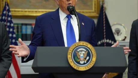 Trump Signs Executive Order Asking Companies to Lower Drug Prices