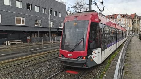 Braunschweig: Straßenbahn in Stöckheim entgleist – Feuerwehr im Einsatz