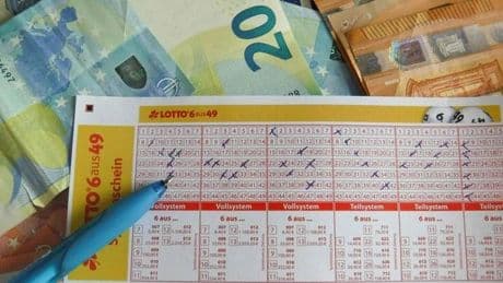 Rund vier Millionen Euro sind am Samstag im Lotto-Jackpot