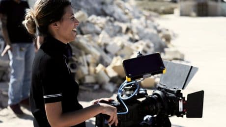 Lina Smith debuta como directora con su primer ‘fashion film’ y explora territorios para romper las reglas