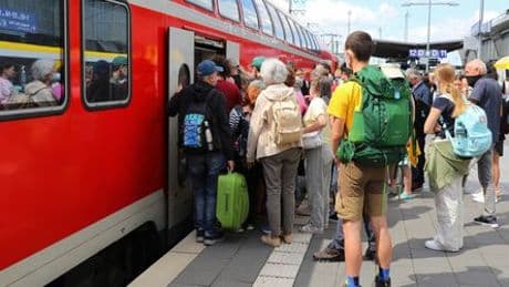 Linke fordert Auflösung der ersten Klasse in Regionalzügen vor Ostern