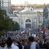 Serbie : des milliers de manifestants à Belgrade pour demander des élections