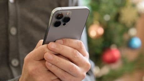 Apple fans rush to grab iPhone 13 worth £425 for under £280 thanks to rare offer