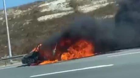 Kuzey Marmara Otoyolu'nda otomobil alev alev yandı