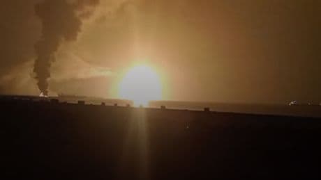 Ataques aéreos de EEUU contra un puerto petrolero de Yemen dejan al menos 38 muertos y 102 heridos