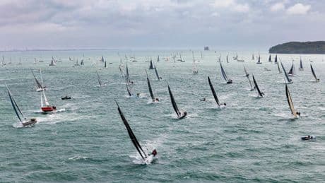 Voile : plus de 1500 marins, dont Richomme, Dorange, Laperche, célèbrent le centenaire de la Rolex Fastnet Race
