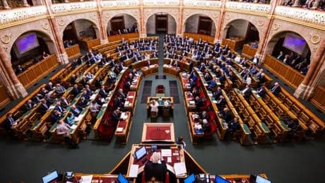En Hongrie, le Parlement vote pour le retrait de la CPI