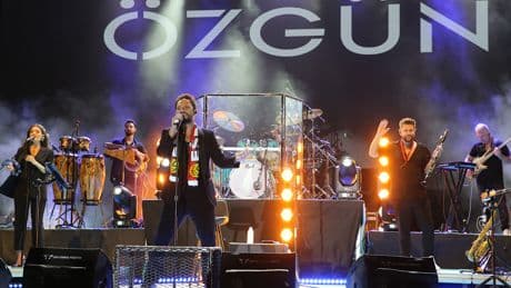 Şarkıcı Özgün Eskişehir'i coşturdu