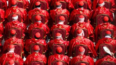 Semaine décisive au Vatican : après les adieux, les cardinaux ouvrent la succession de François