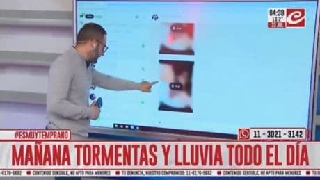 El momento 'tiérra trágame' de un presentador al abrir en directo la foto de las "mellizas" de un espectador