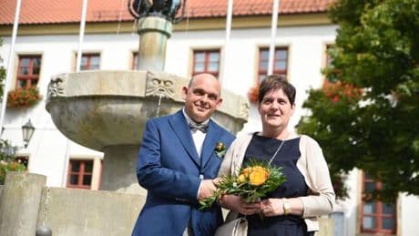 Inklusion: Hochzeit mit Behinderungen: 885 Tage Warten auf das Jawort