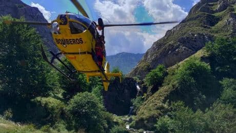 Mueren tres trabajadores tras colapsar una nave agrícola en construcción en Asturias: hay al menos tres heridos