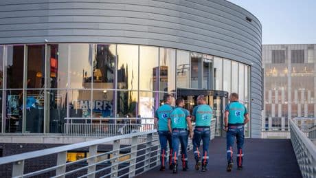 Feestelijke eindmusical eindigt in bloederige horroravond: ’Meester Recep wilde juist de ruzie sussen’