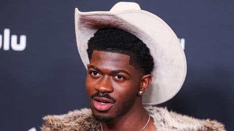 Los Angeles: Rapper Lil Nas X sitzt nach halbnacktem Tanz auf der Straße im Knast