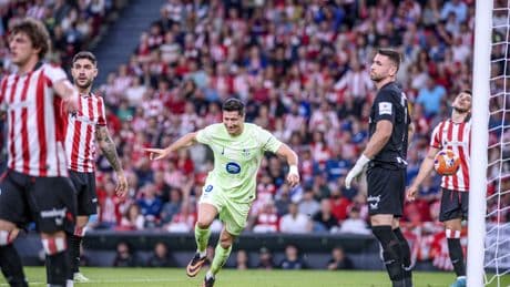 Lewandowski pone el boche de oro en San Mamés a la gran temporada del Barça (0-3)