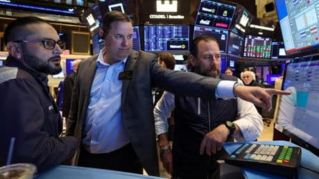 Wall Street se frena antes de que Nvidia presente sus resultados