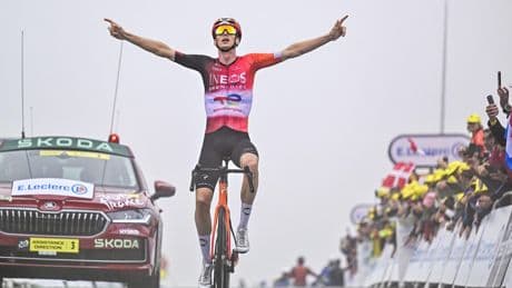 Tour de France 2025 : succès en solo de Thymen Arensman à Superbagnères, abandon de Remco Evenepoel