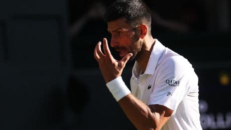 Wimbledon : Djokovic lâche un set contre Cobolli mais rejoint Sinner en demi-finales