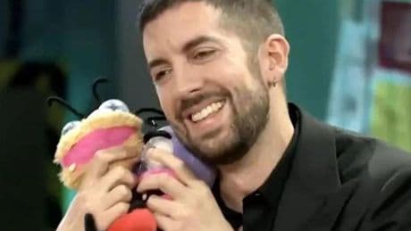 A Broncano le empiezan a caer palos desde dentro de TVE: «Hace chistes de primero de cuñado»