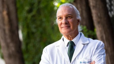Doctor De la Peña, el sabio español de la longevidad: "Los centenarios adoran el chocolate con churros"