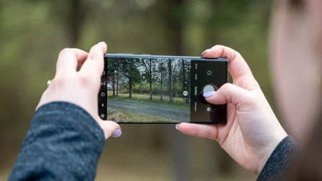 Telefon devinden şarj portuna veda sinyali! Kablolar tarih oluyor: Artık sadece kablosuz!