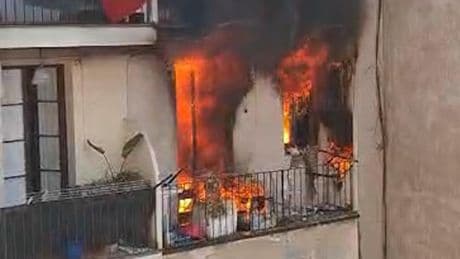 Se incendia el piso de un edificio en la calle València 181 en Barcelona