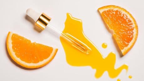 Elena Monje, farmacéutica: “Cuando tomas una dosis muy alta de vitamina C, el cuerpo no puede absorberlo todo, y lo que no utiliza lo elimina por la orina en forma de oxalato”