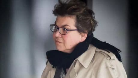 Fake psychiatrist ordered to pay back £406k to NHS after bogus 20-year career