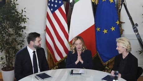Droits de douane: rencontre à Rome entre J.D. Vance et Ursula von der Leyen