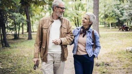 Anziani, indagine su over 65: la metà teme declino cognitivo e difficoltà motorie