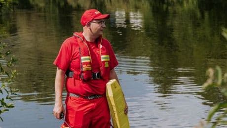 Badeunfälle: Woran erkenne ich, dass ein Mensch ertrinkt? Rettungsschwimmer gibt Tipps