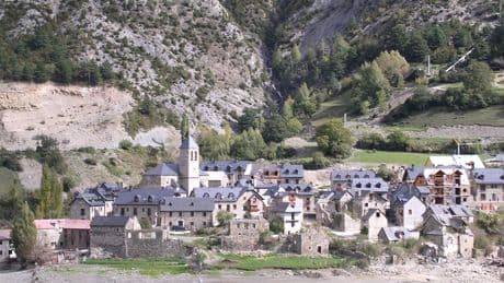 El pueblo abandonado de España que han resucitado sus vecinos y ahora es un paraíso