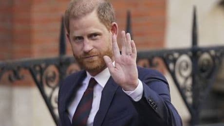 "Harry la finisse di piagnucolare", bufera nella Royal Family dopo la richiesta di riconciliazione.