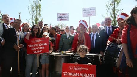Kadın işçinin yaşamı: 12 saatlik mesailer, elden ücretler, sıfır güvence