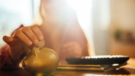 Tagesgeld, Festgeld und ETF: So teilen Sie Ihr Erspartes jetzt klug auf