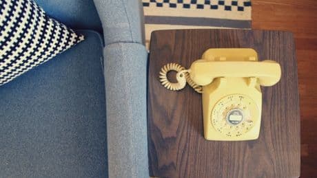 La CNMC exige a Telefónica que no suba los precios de la línea fija
