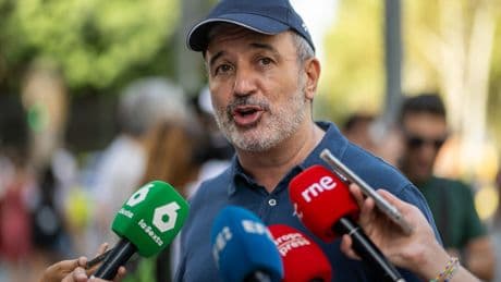 El Ayuntamiento de Barcelona condiciona sus contratos y subvenciones al uso exclusivo del catalán