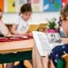 Weniger Tablets und Handys: Wie Skandinavien seine Bildungskrise an Schulen bekämpft