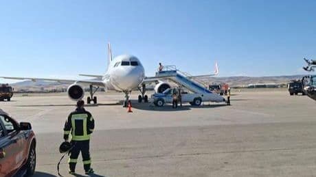 Sharjah-İstanbul seferini yapan uçak acil iniş yaptı