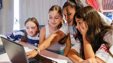 Cien mil niños van a Campamento Digital: "He aprendido a no entrar en enlaces raros ni en webs con muchas faltas de ortografía"