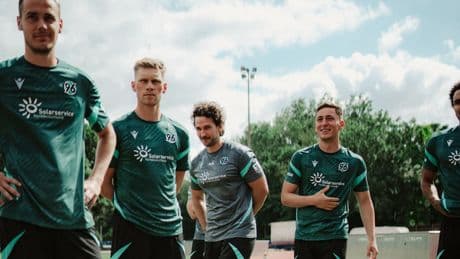 Titz legt los! - 96-Start mit 2000 Fans und XXL-Training