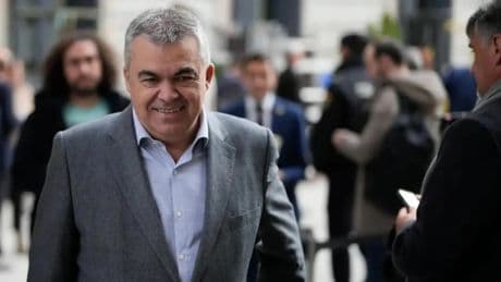 El juez ve &quot;consistentes indicios&quot; contra Cerdán y le ofrece declarar voluntariamente