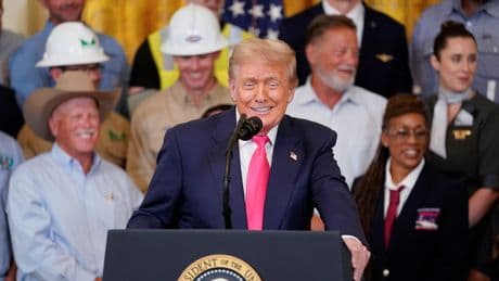 La Cour suprême américaine limite les pouvoirs des juges, Trump salue «une gigantesque victoire»
