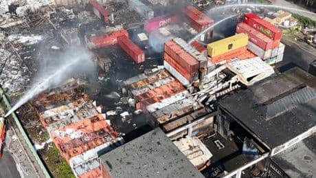 Hamburg: Großbrand nach mehr als 20 Stunden größtenteils gelöscht