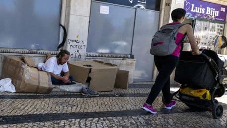 Vuelve el Portugal de las chabolas