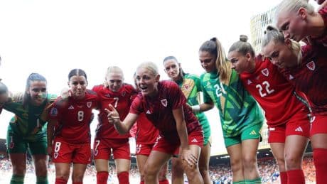 La selección de Gales sufre un accidente cuando se dirigía al entrenamiento