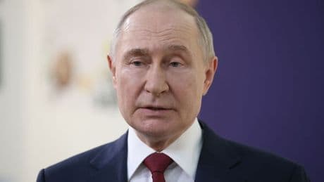 Russia economy meltdown as car sales plummet sparking 'overcooling' warning