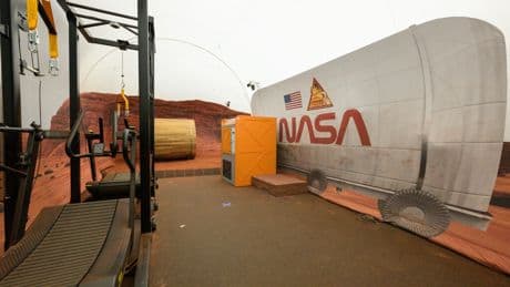 La NASA encerró a cuatro voluntarios un año simulando su vida en Marte. Lo que no faltó: una biblioteca entera de juegos de PS4